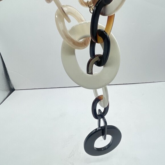 Chunky Chain Link Resin Marblelized Necklace With Adjustable Clasp Black Cream - Picture 4 of 5